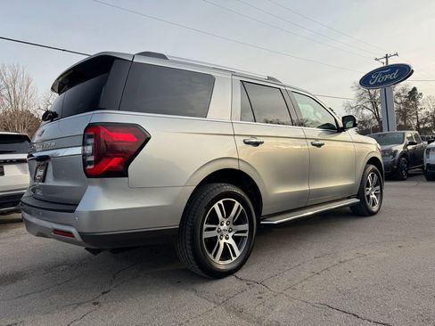 Used 2023 Ford Expedition Limited image 5