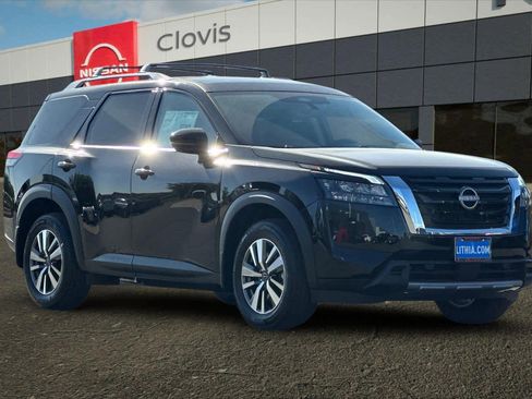 New 2025 Nissan Pathfinder SL image 10