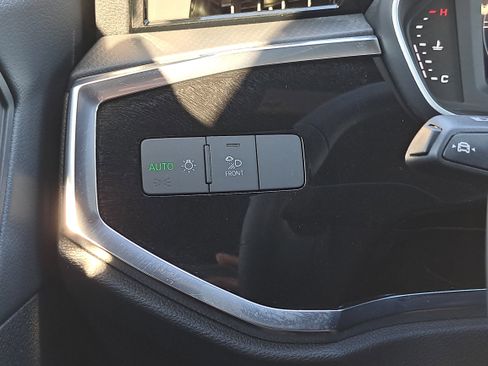 New 2025 Audi Q3 2.0T Premium image 23