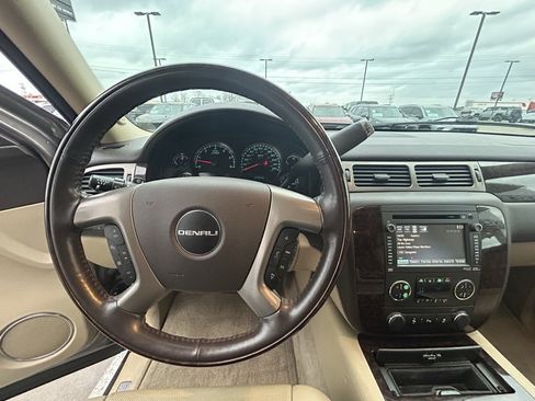 Used 2013 GMC Yukon Denali image 10