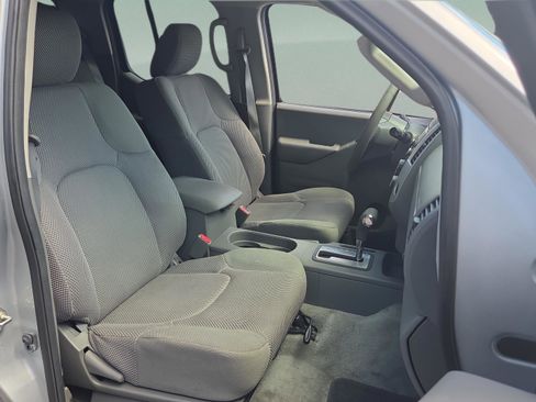 Used 2016 Nissan Frontier SV w/ SV Value Truck Package RWD image 15