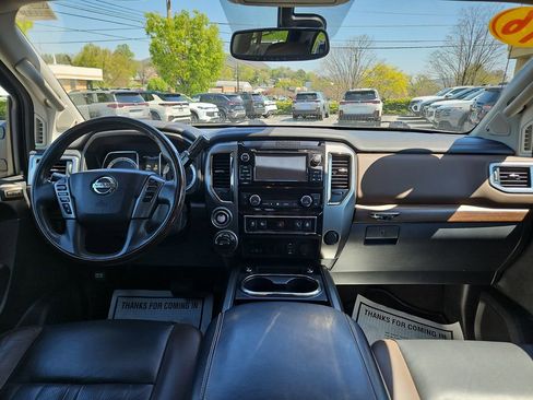 Used 2016 Nissan Titan Platinum Reserve AWD/4WD image 13