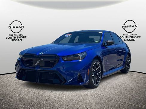 Used 2025 BMW M5 w/ Carbon Package AWD/4WD image 4