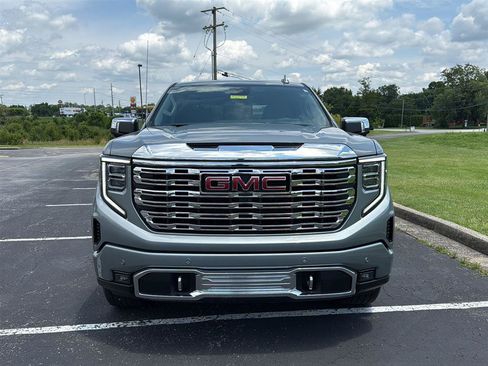 Used 2026 GMC Sierra 1500 Denali w/ Denali Reserve Package AWD/4WD image 3