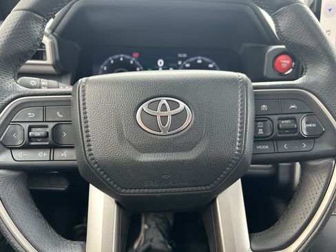 Used 2026 Toyota 4Runner TRD Off-Road Premium AWD/4WD image 23