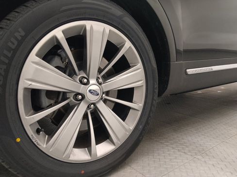 Used 2018 Ford Explorer Limited w/ Equipment Group 301A FWD image 31