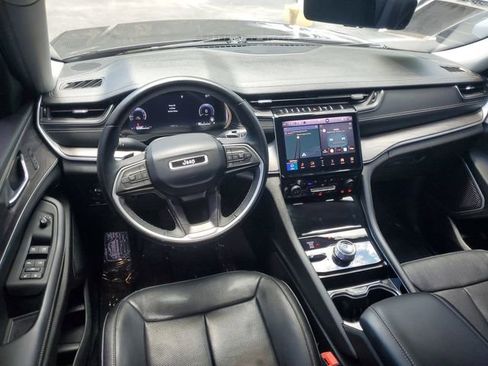 Used 2022 Jeep Grand Cherokee Limited w/ Luxury Tech Group II AWD/4WD image 13