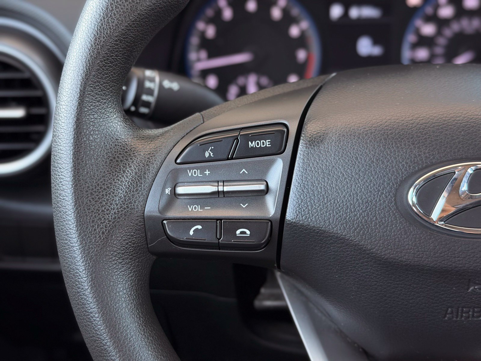 Used 2019 Hyundai Kona SE FWD image 29