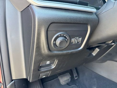 Used 2024 Jeep Grand Cherokee Altitude AWD/4WD image 28