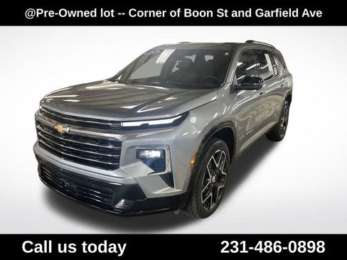 Used 2025 Chevrolet Traverse High Country w/ LPO, Floor Liner Package AWD/4WD image 1