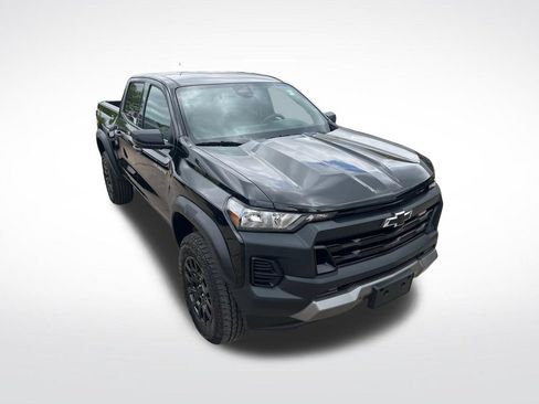 Used 2024 Chevrolet Colorado Trail Boss w/ Advanced Trailering Package AWD/4WD image 35