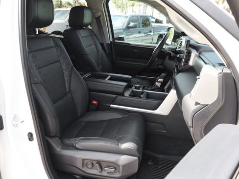 Used 2024 Toyota Tundra Limited AWD/4WD image 51