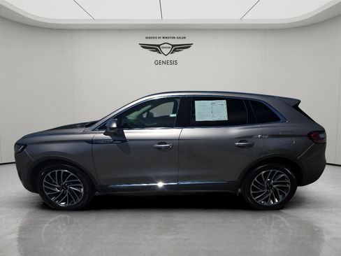 Used 2019 Lincoln Nautilus Reserve w/ Cargo Utility Package AWD/4WD image 2