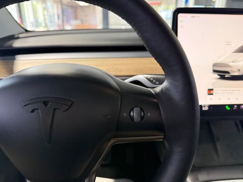 Used 2023 Tesla Model Y Long Range AWD/4WD image 13