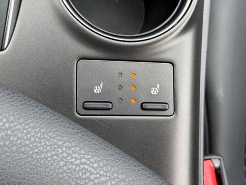 Used 2024 Toyota Camry SE image 16