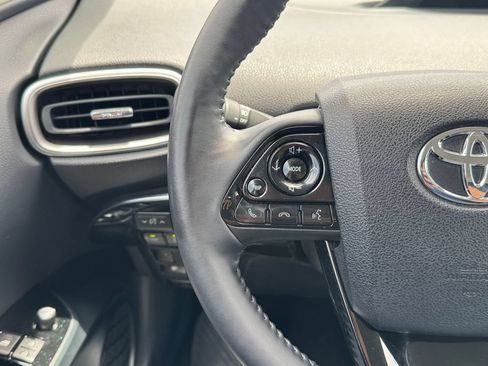 Used 2021 Toyota Prius Prime Limited FWD image 11