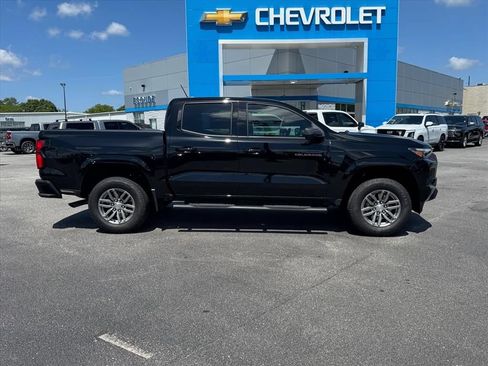 Used 2024 Chevrolet Colorado LT w/ LT Convenience Package III RWD image 2