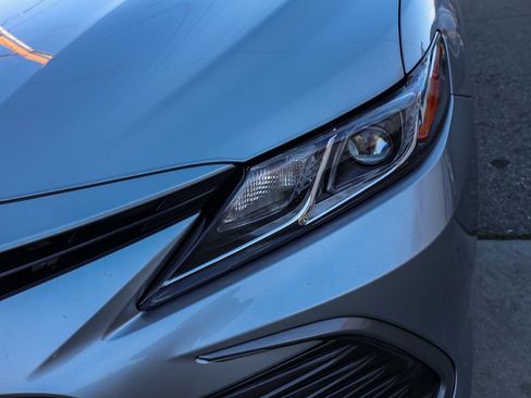 Used 2022 Toyota Camry LE image 10