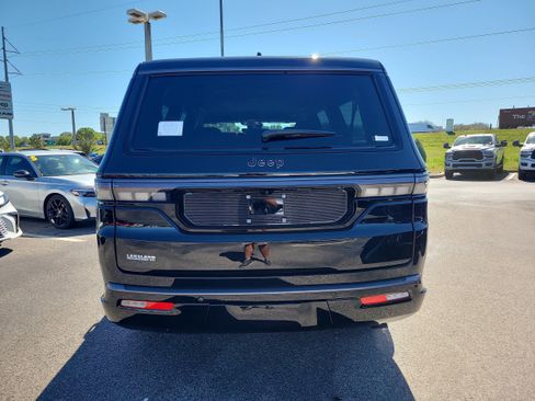 New 2026 Jeep Grand Wagoneer L Limited AWD/4WD image 7