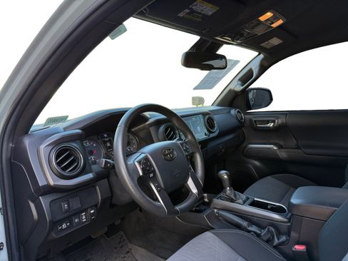 Used 2023 Toyota Tacoma TRD Off-Road image 8