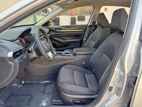 Used 2022 Nissan Altima 2.5 SV FWD image 15