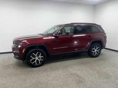 Used 2024 Jeep Grand Cherokee Limited image 20