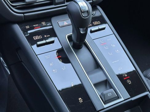 New 2026 Porsche Macan Turbo AWD/4WD image 28