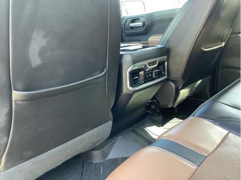 Used 2019 Chevrolet Silverado 1500 High Country w/ Technology Package AWD/4WD image 12