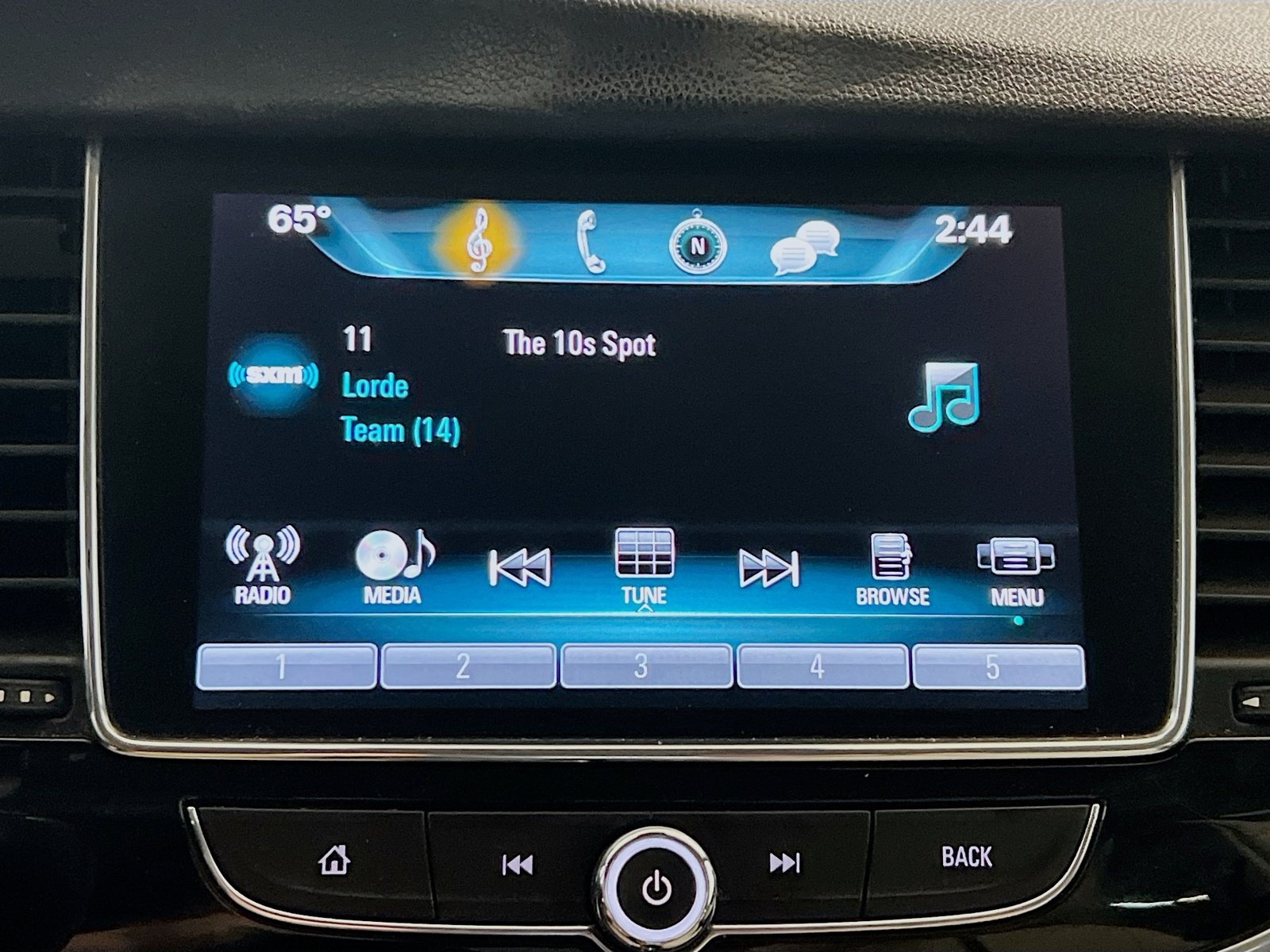 Used 2019 Buick Encore Essence w/ Safety Package II FWD image 10