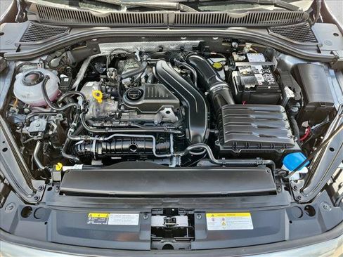 Used 2025 Volkswagen Jetta SE FWD image 23