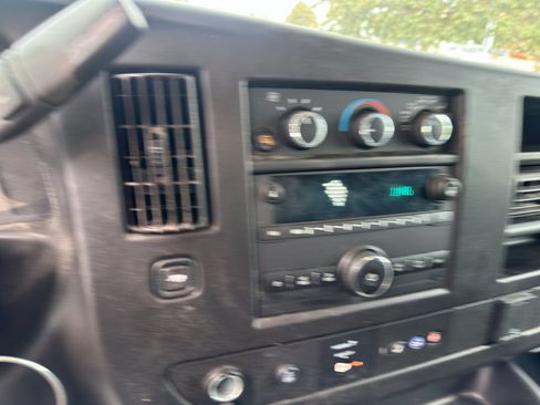 Used 2021 Chevrolet Express 2500 w/ Driver Convenience Package RWD image 23