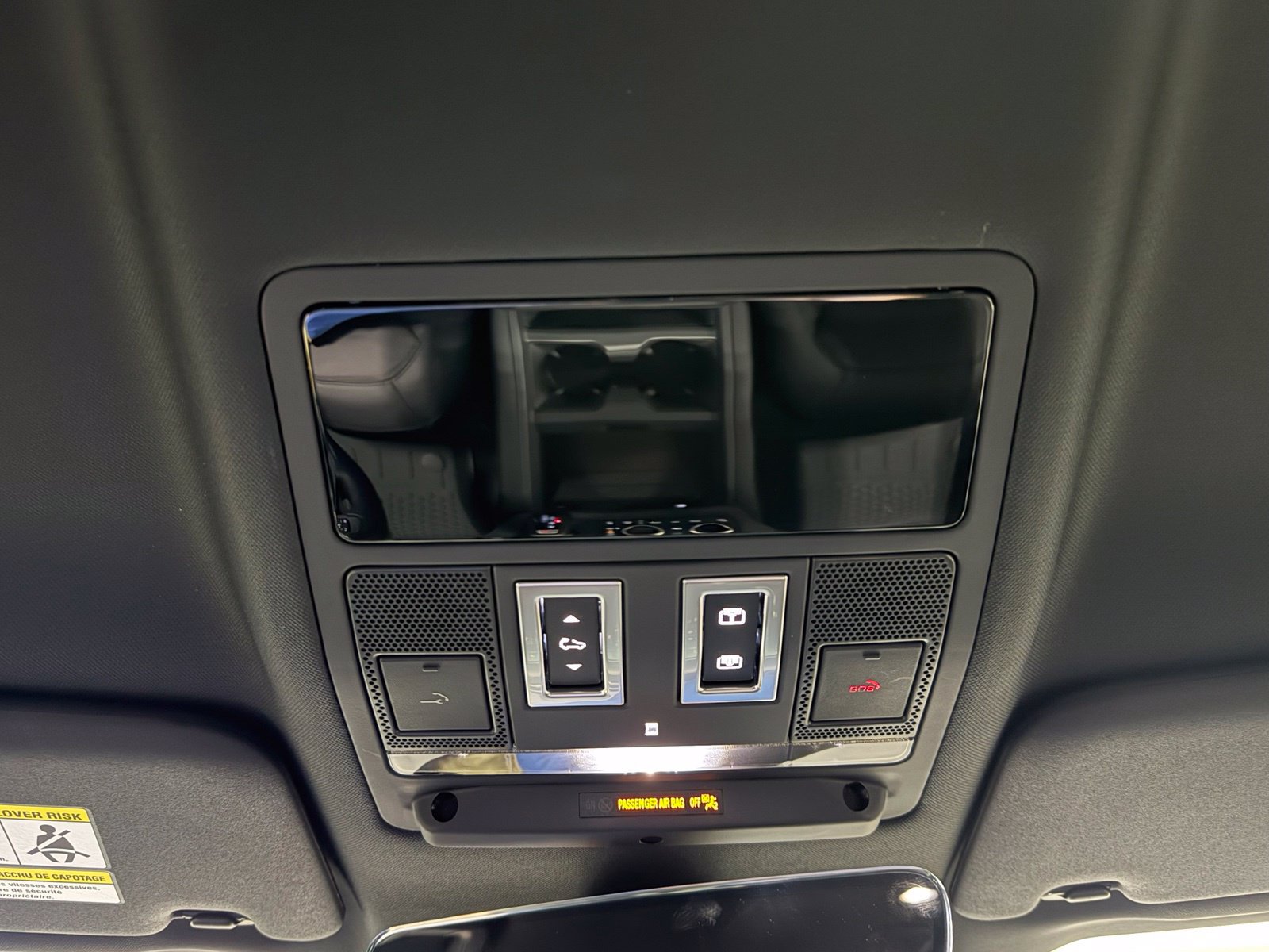 New 2026 Land Rover Defender 110 X-Dynamic SE AWD/4WD image 27