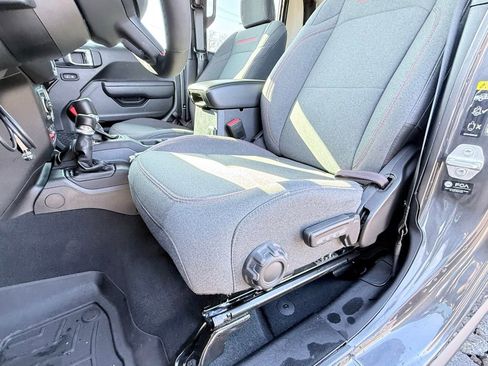 Used 2024 Jeep Gladiator Rubicon image 24