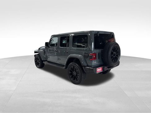 Used 2025 Jeep Wrangler Unlimited Sahara AWD/4WD image 3
