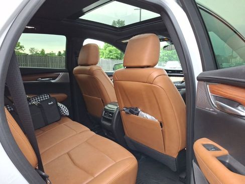 Used 2023 Cadillac XT5 Premium Luxury AWD/4WD image 3