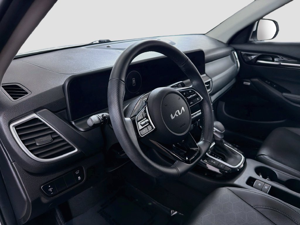 Used 2024 Kia Seltos SX w/ SX Sunroof Package AWD/4WD image 11