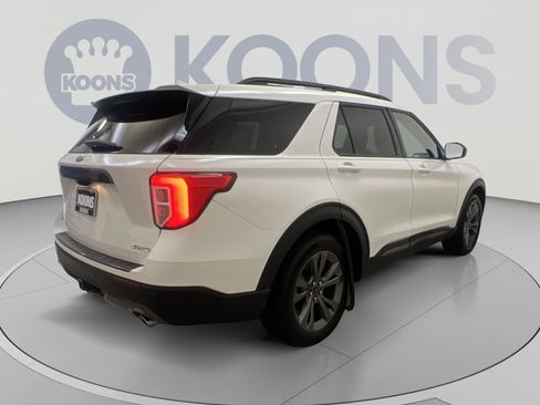 Used 2022 Ford Explorer XLT w/ Equipment Group 202A AWD/4WD image 8