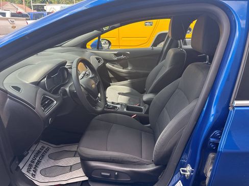 Used 2016 Chevrolet Cruze LT w/ Convenience Package FWD image 13
