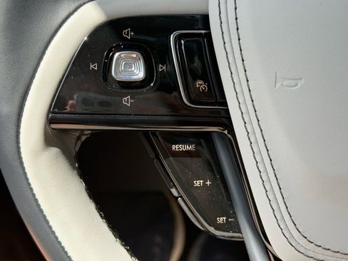 New 2026 Lincoln Aviator AWD image 30