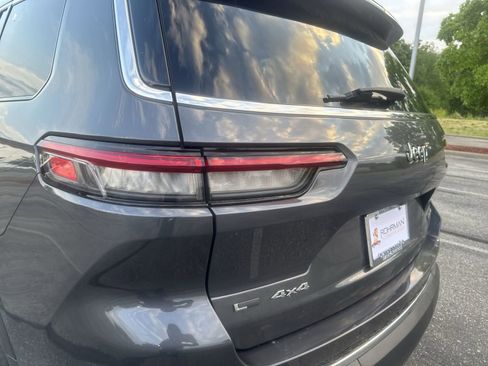 Used 2021 Jeep Grand Cherokee L Limited AWD/4WD image 30