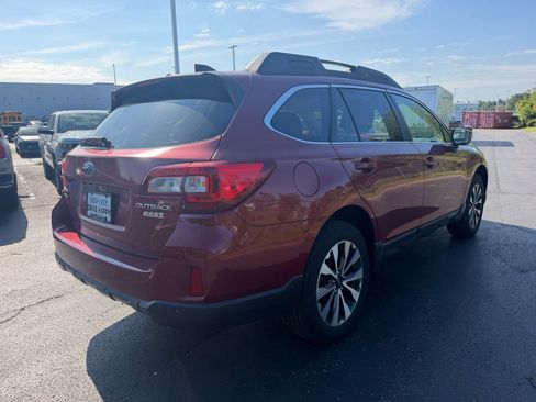 Used 2017 Subaru Outback 2.5i Limited AWD/4WD image 6