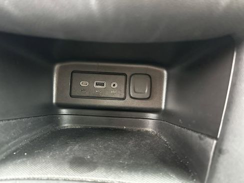 Used 2023 Chevrolet Equinox LT image 24