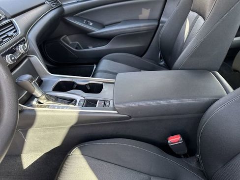 Used 2019 Honda Accord EX image 21