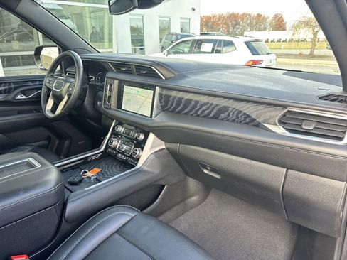 Used 2023 GMC Yukon Denali image 30