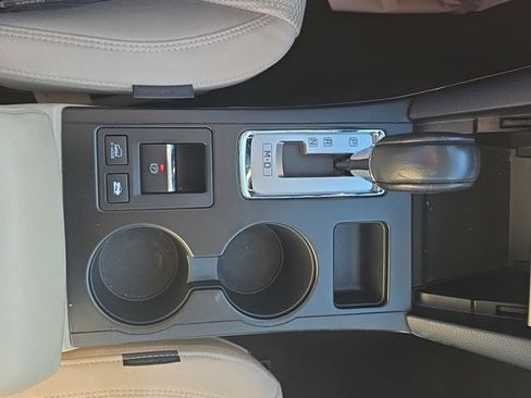 Used 2019 Subaru Outback 2.5i Premium image 19