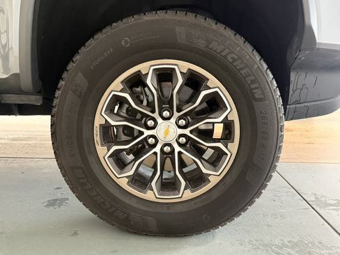 Used 2022 Chevrolet Colorado ZR2 AWD/4WD image 11