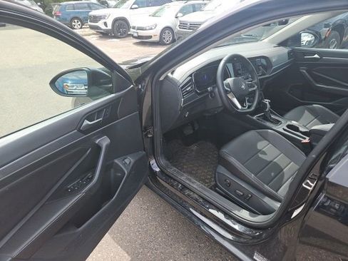 Used 2023 Volkswagen Jetta SE w/ Panoramic Sunroof Package FWD image 26