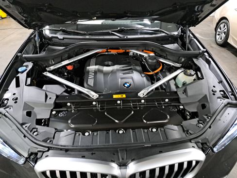 New 2026 BMW X5 xDrive50e w/ Executive Package AWD/4WD image 31