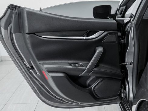 Used 2016 Maserati Ghibli RWD image 48
