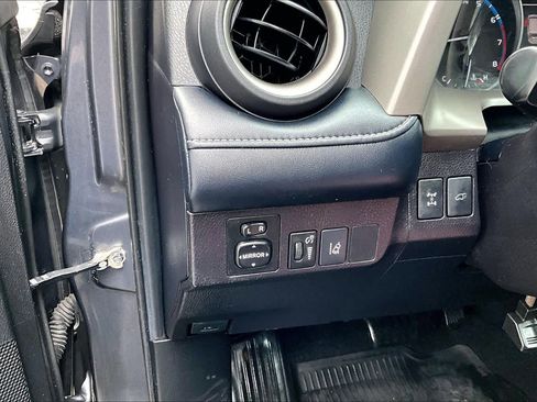 Used 2018 Toyota RAV4 XLE image 30